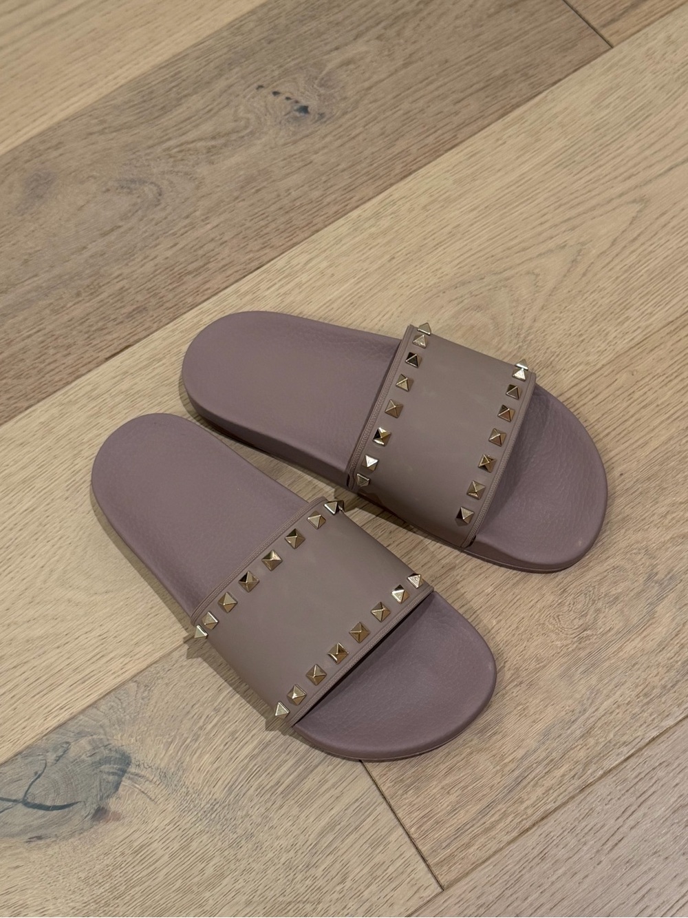 Valentino Garavani Rockstud Rubber Slide Sandals – Size 41